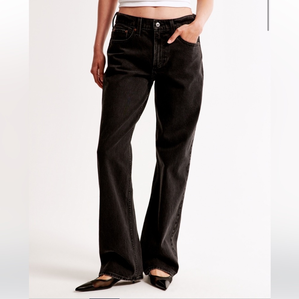 Abercrombie & Fitch Women’s Low Rise Baggy Jeans in Washed Black
